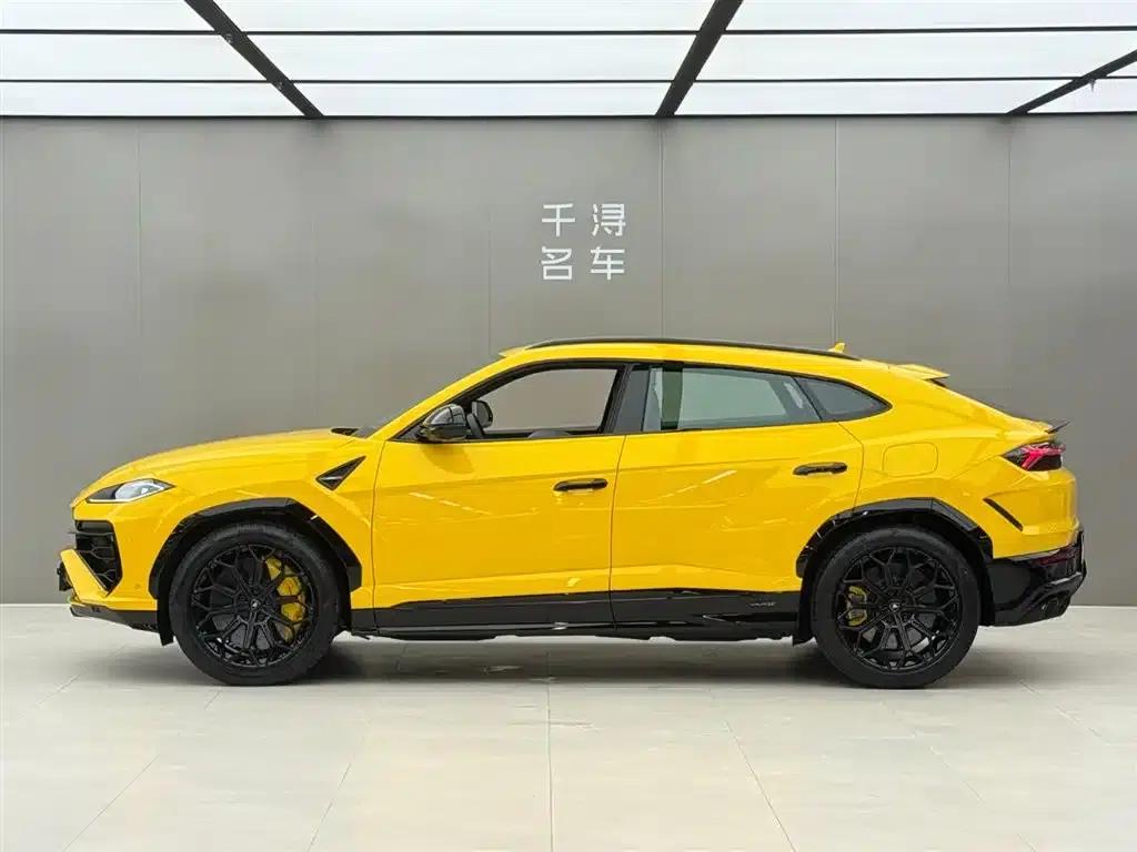 2025 Urus SE 4.0T Standard Edition — миниатюра 3