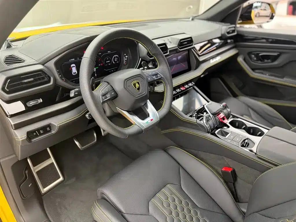 2025 Urus SE 4.0T Standard Edition — миниатюра 4