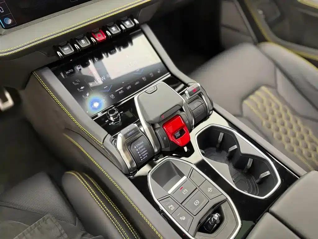 2025 Urus SE 4.0T Standard Edition — миниатюра 9
