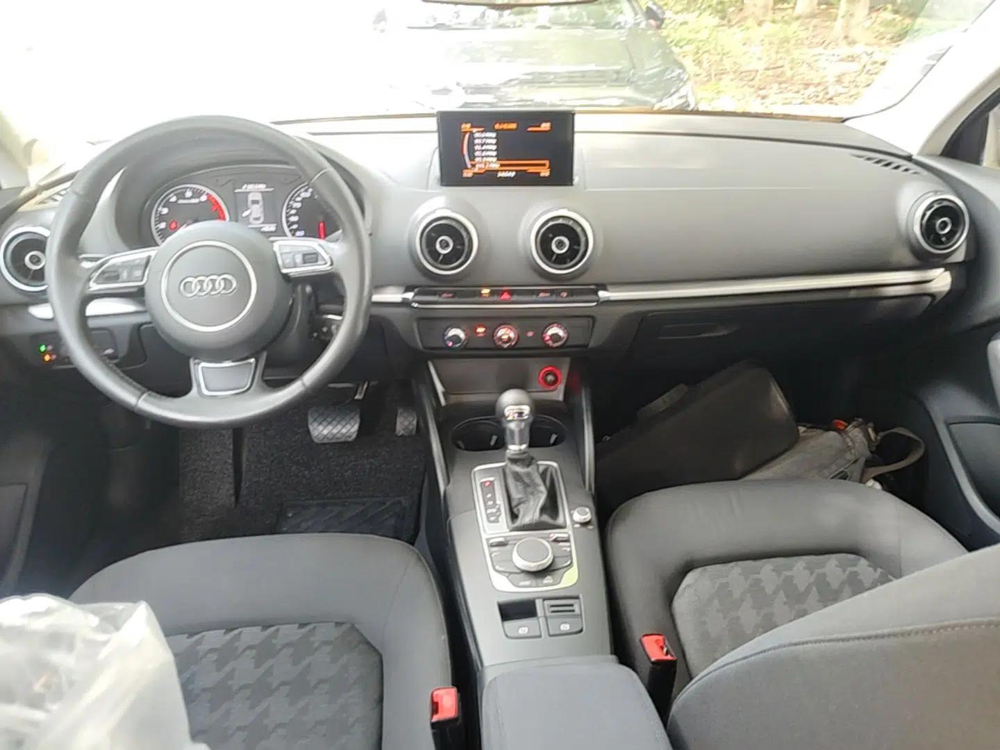 Audi A3 2016 Limousine 35 TFSI Prestige Edition — миниатюра 17