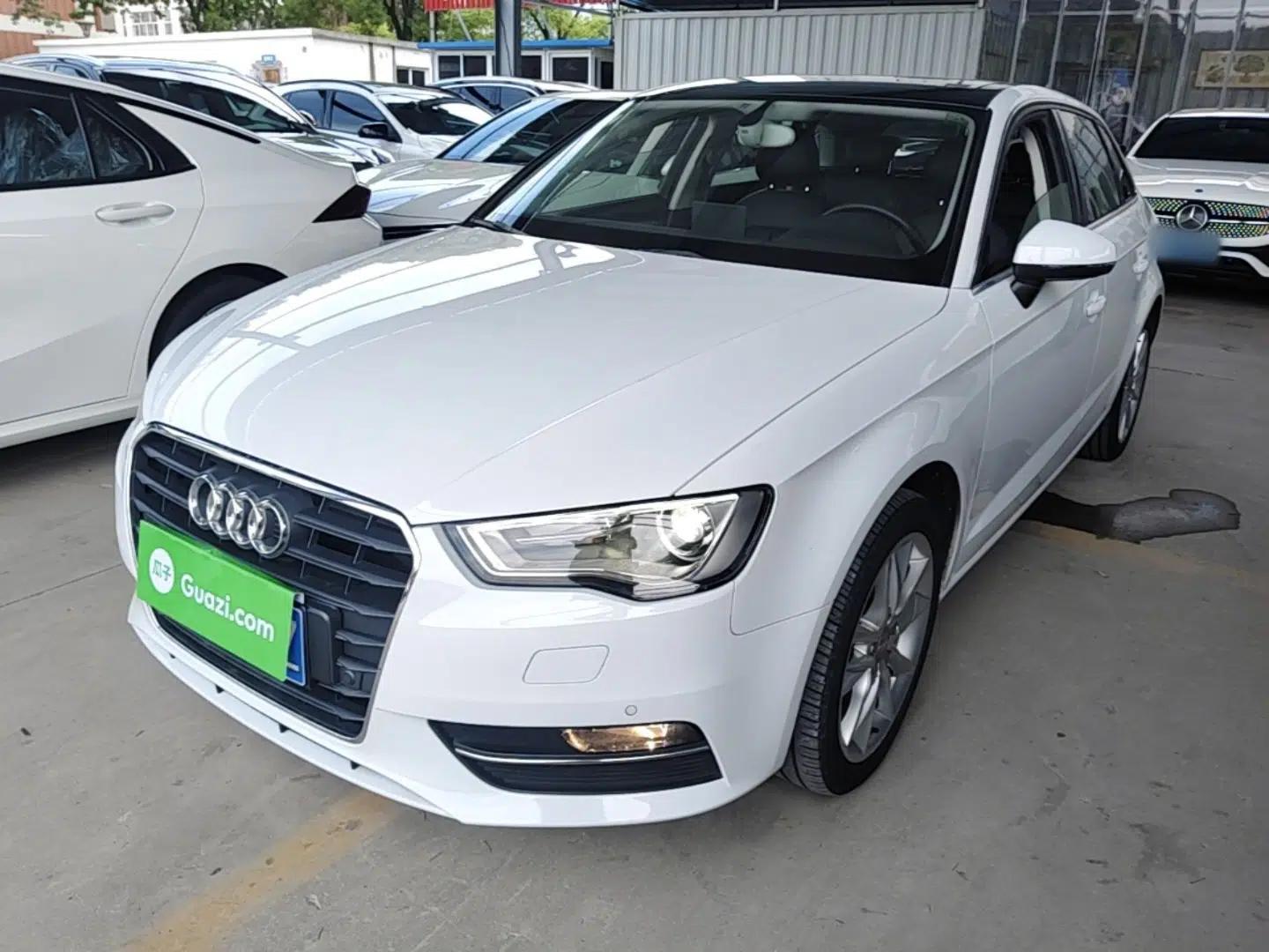 Audi A3 2014 Sportback 35 TFSI Automatic Comfort Model — миниатюра 1