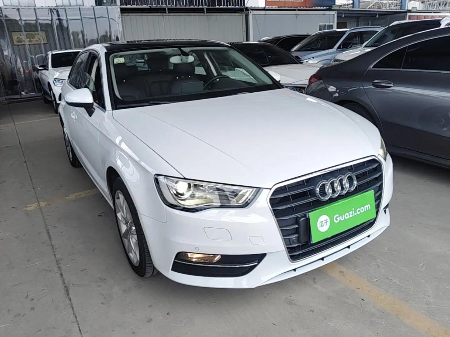 Audi A3 2014 Sportback 35 TFSI Automatic Comfort Model — миниатюра 12