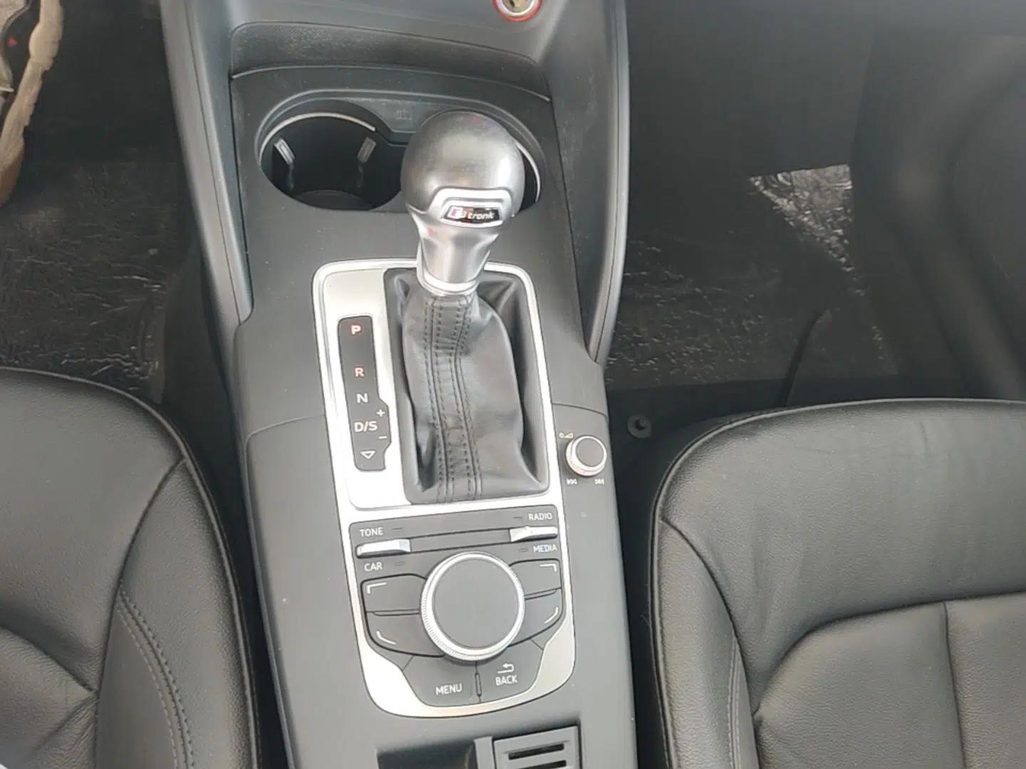 Audi A3 2014 Sportback 35 TFSI Automatic Comfort Model — миниатюра 21
