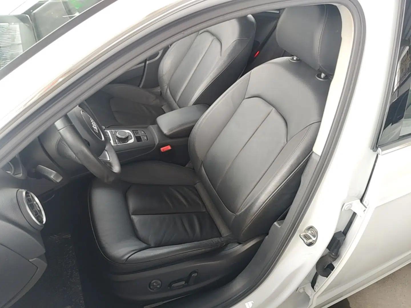 Audi A3 2014 Sportback 35 TFSI Automatic Comfort Model — миниатюра 22