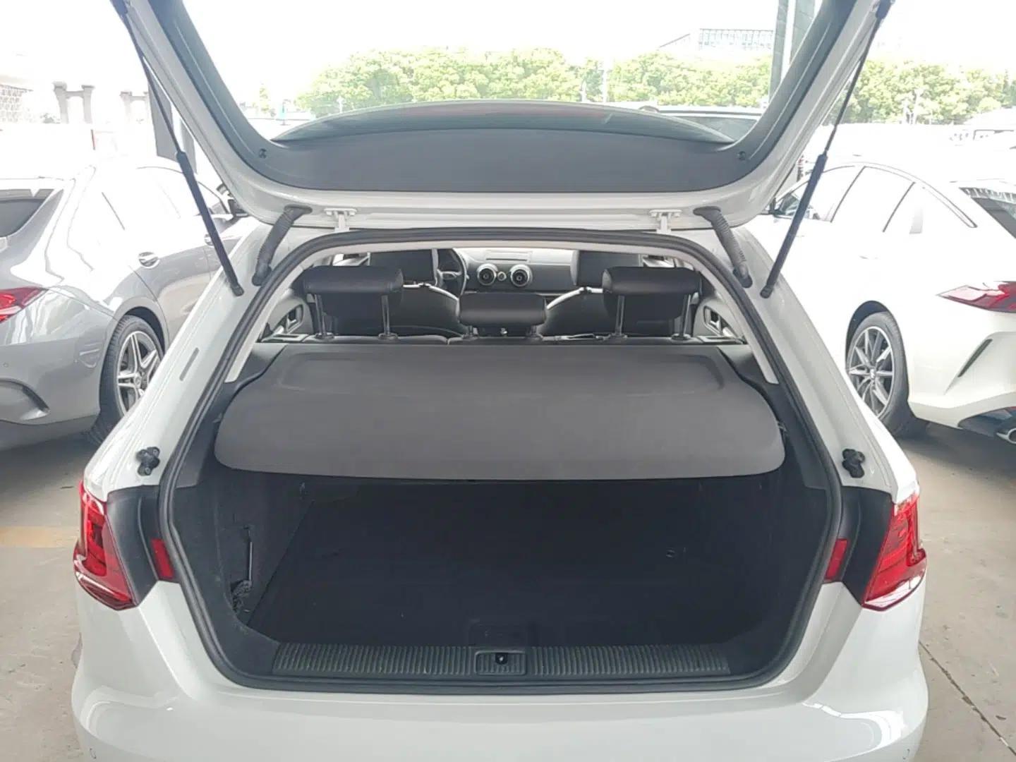 Audi A3 2014 Sportback 35 TFSI Automatic Comfort Model — миниатюра 27