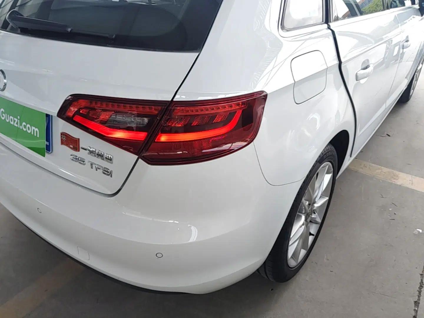 Audi A3 2014 Sportback 35 TFSI Automatic Comfort Model — миниатюра 9