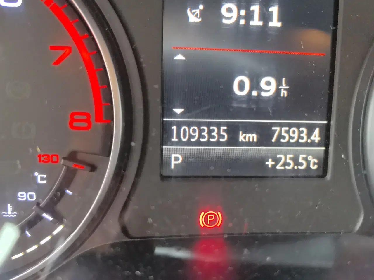 Audi A3 2015 Sportback 45 TFSI S line sports model — миниатюра 12