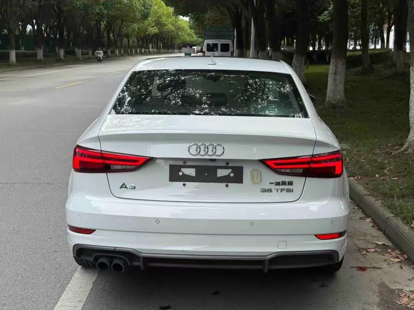Audi A3 2018 30th Anniversary Edition Limousine 35 TFSI Fashion Model — миниатюра 15