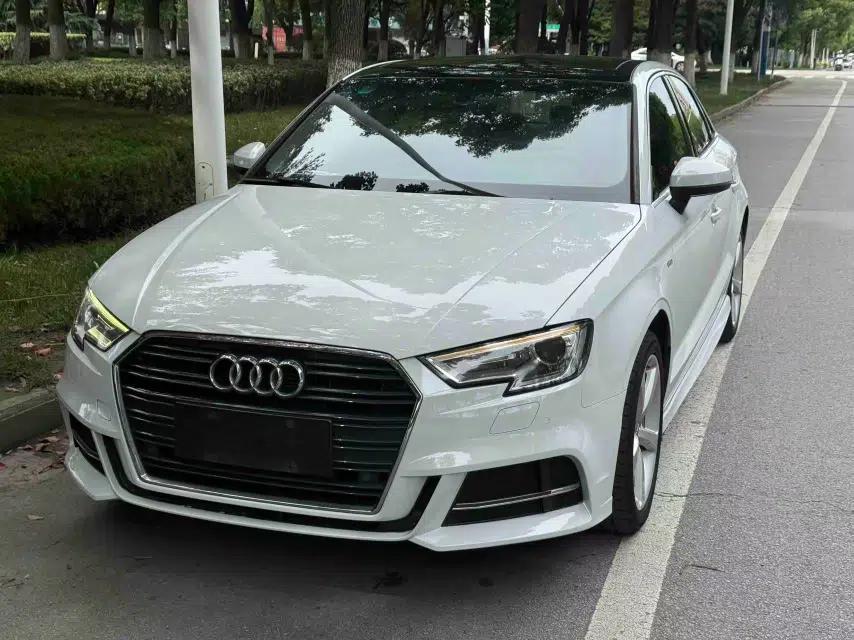 Audi A3 2018 30th Anniversary Edition Limousine 35 TFSI Fashion Model — миниатюра 16