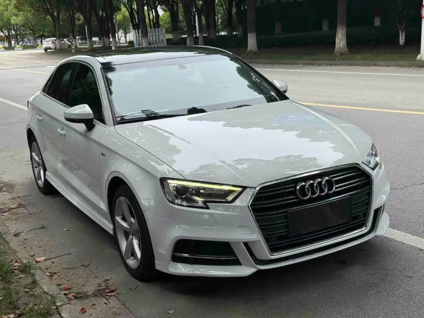 Audi A3 2018 30th Anniversary Edition Limousine 35 TFSI Fashion Model — миниатюра 17