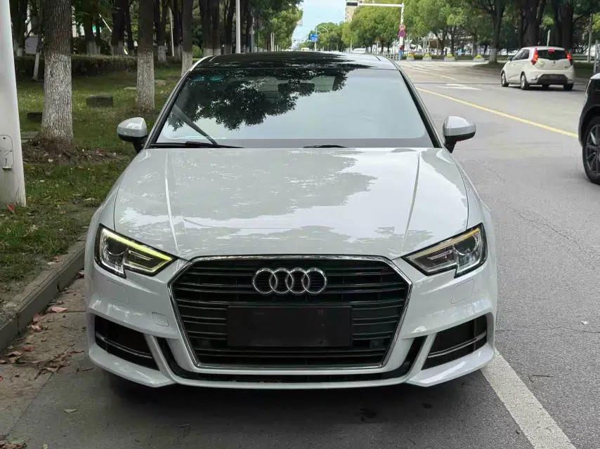 Audi A3 2018 30th Anniversary Edition Limousine 35 TFSI Fashion Model — миниатюра 18