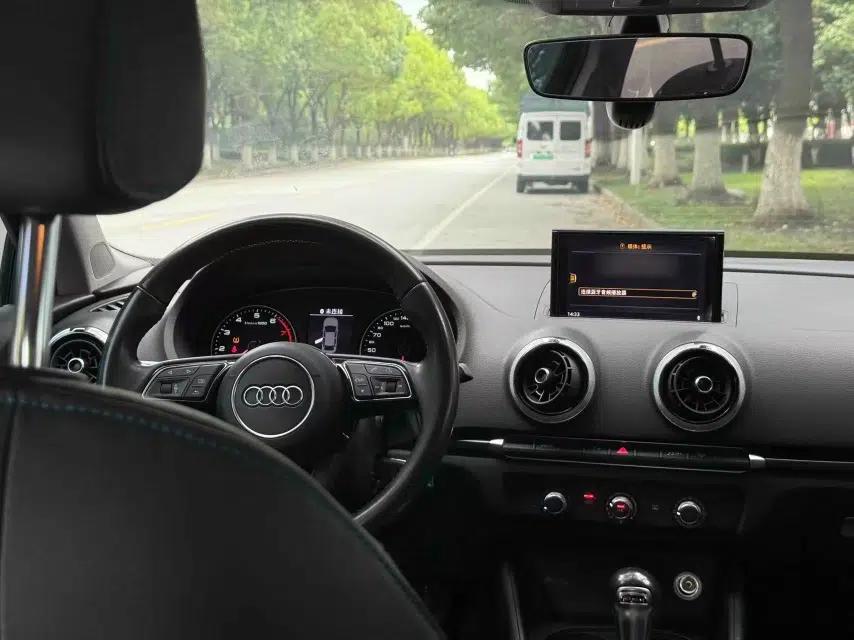 Audi A3 2018 30th Anniversary Edition Limousine 35 TFSI Fashion Model — миниатюра 34