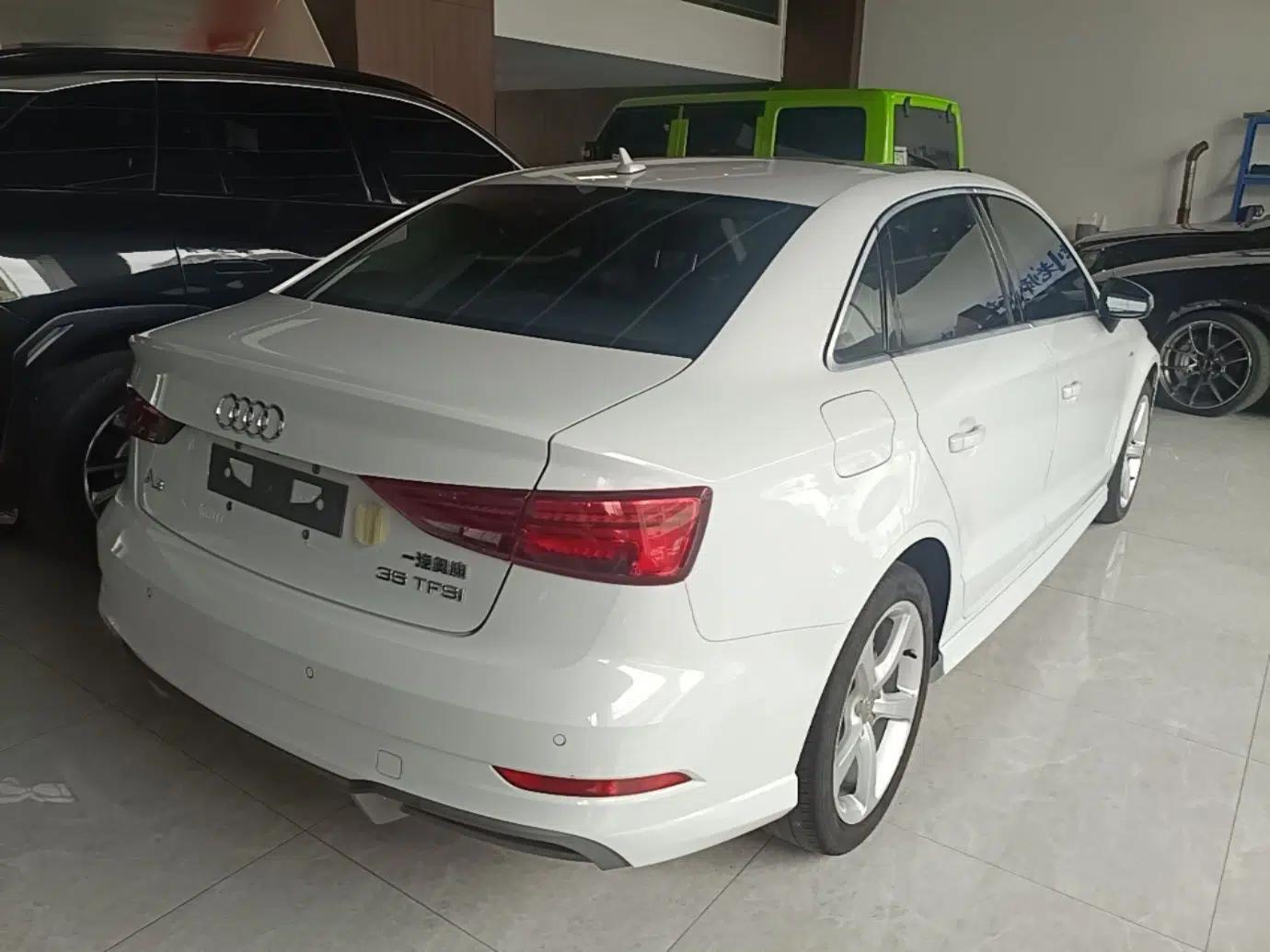 Audi A3 2018 30th Anniversary Edition Limousine 35 TFSI Fashion Model — миниатюра 6