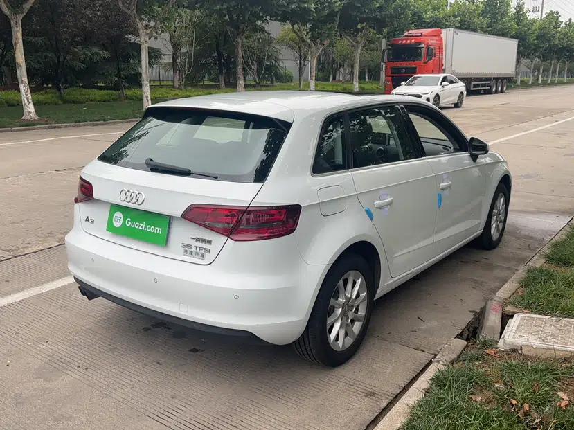 Audi A3 2014 Sportback 35 TFSI Automatic Style Edition — миниатюра 13