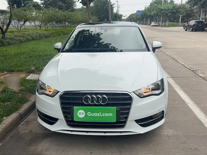 Audi A3 2014 Sportback 35 TFSI Automatic Style Edition — миниатюра 14