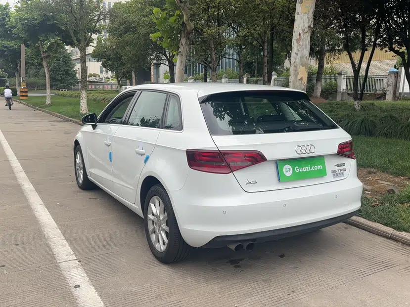 Audi A3 2014 Sportback 35 TFSI Automatic Style Edition — миниатюра 15