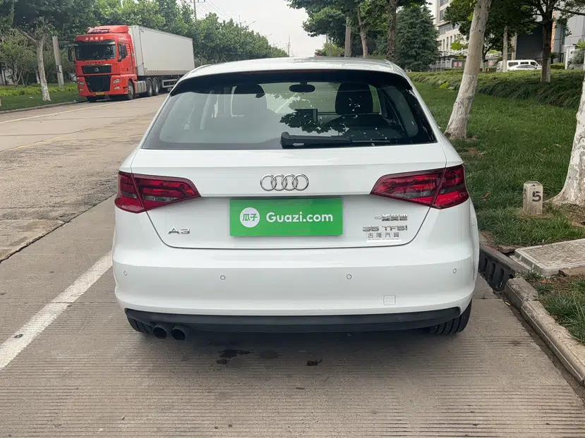 Audi A3 2014 Sportback 35 TFSI Automatic Style Edition — миниатюра 16