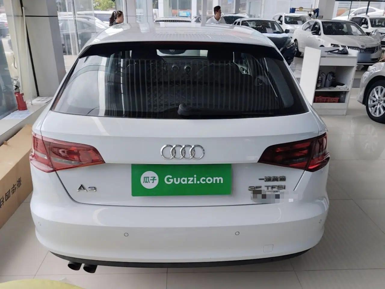 Audi A3 2014 Sportback 35 TFSI Automatic Style Edition — миниатюра 5