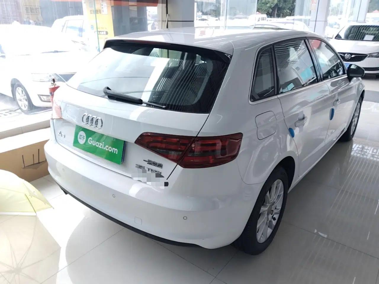 Audi A3 2014 Sportback 35 TFSI Automatic Style Edition — миниатюра 6