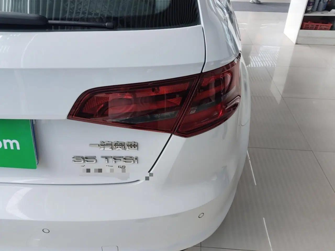 Audi A3 2014 Sportback 35 TFSI Automatic Style Edition — миниатюра 9