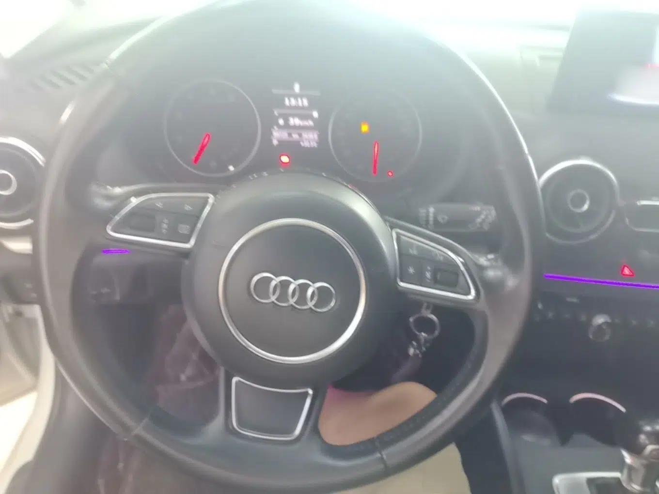 Audi A3 2014 Sportback 35 TFSI Automatic Comfort Model — миниатюра 13