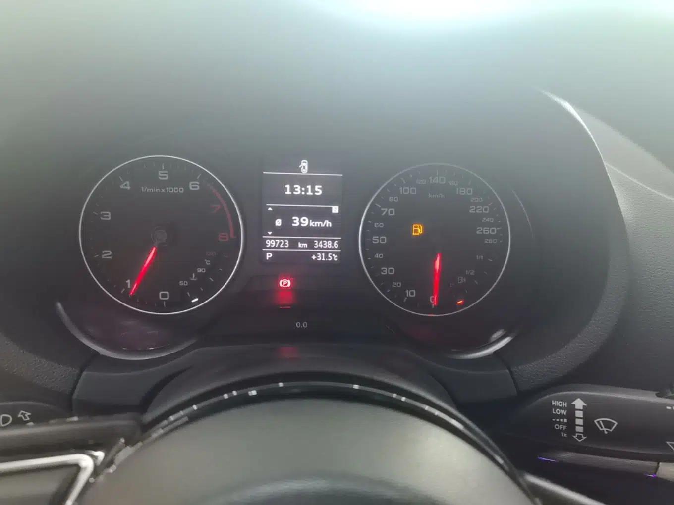 Audi A3 2014 Sportback 35 TFSI Automatic Comfort Model — миниатюра 14