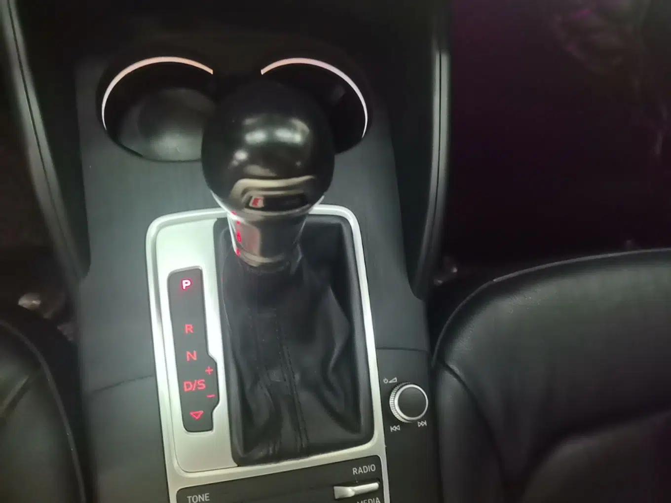Audi A3 2014 Sportback 35 TFSI Automatic Comfort Model — миниатюра 16