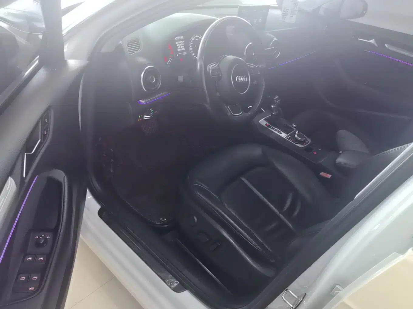 Audi A3 2014 Sportback 35 TFSI Automatic Comfort Model — миниатюра 18