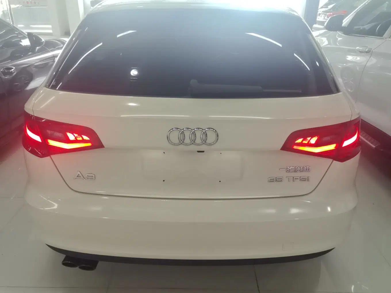 Audi A3 2014 Sportback 35 TFSI Automatic Comfort Model — миниатюра 5