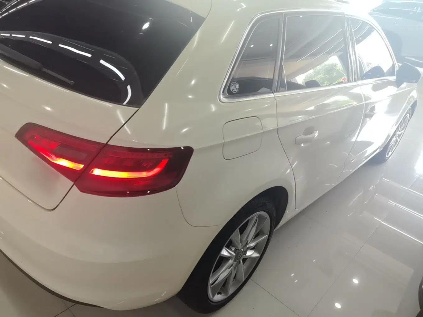 Audi A3 2014 Sportback 35 TFSI Automatic Comfort Model — миниатюра 6