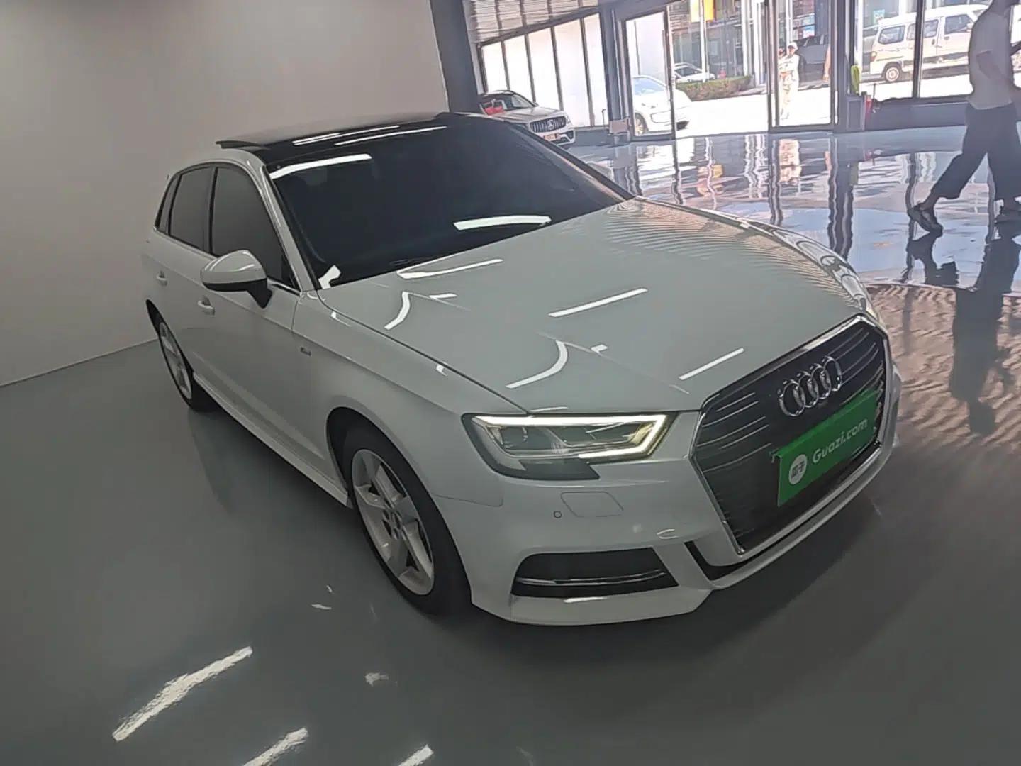 Audi A3 2019 Sportback 35 TFSI Fashion Edition China VI Emission Standard — миниатюра 3