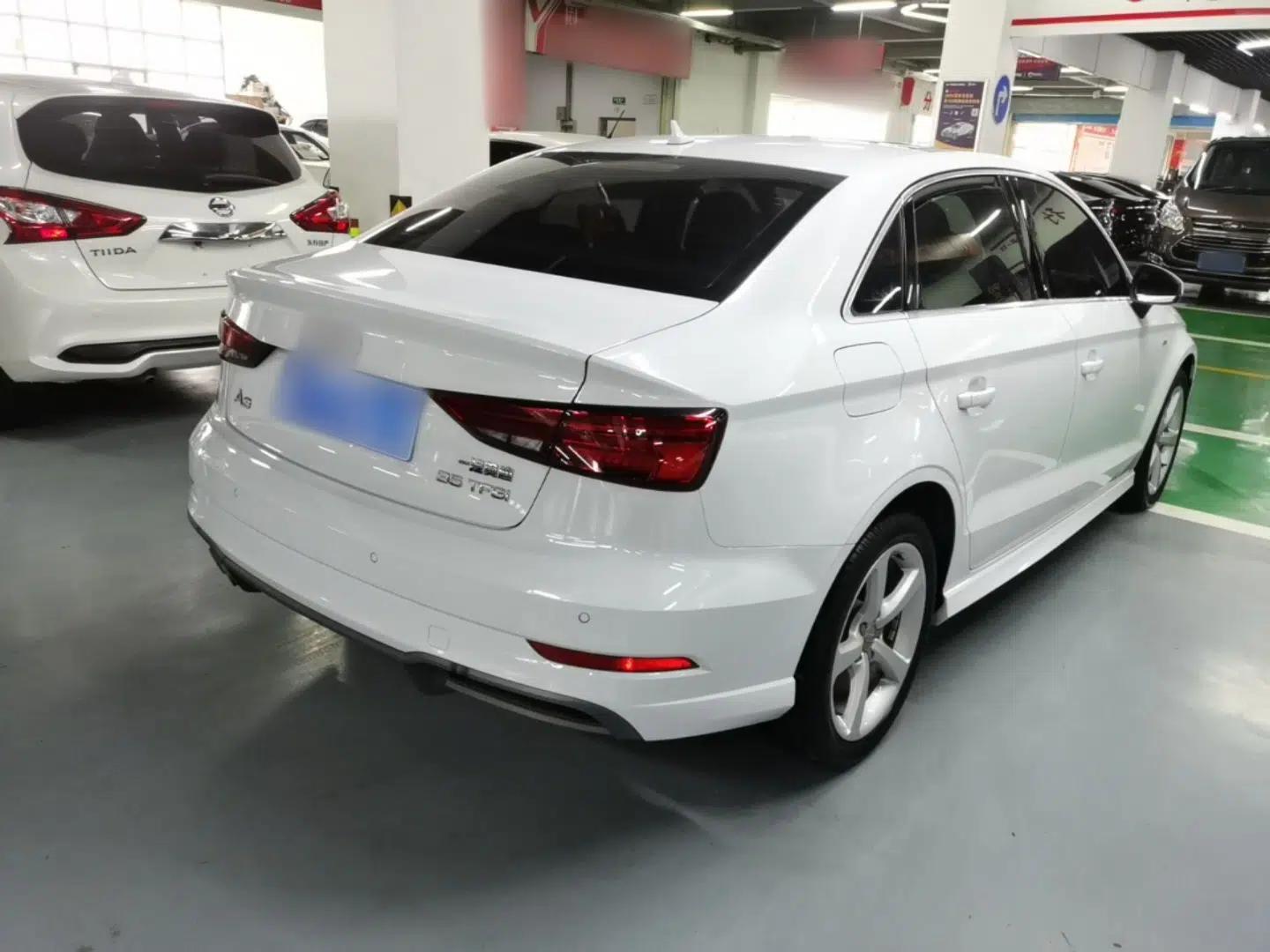Audi A3 2018 30th Anniversary Edition Limousine 35 TFSI Fashion Model — миниатюра 6