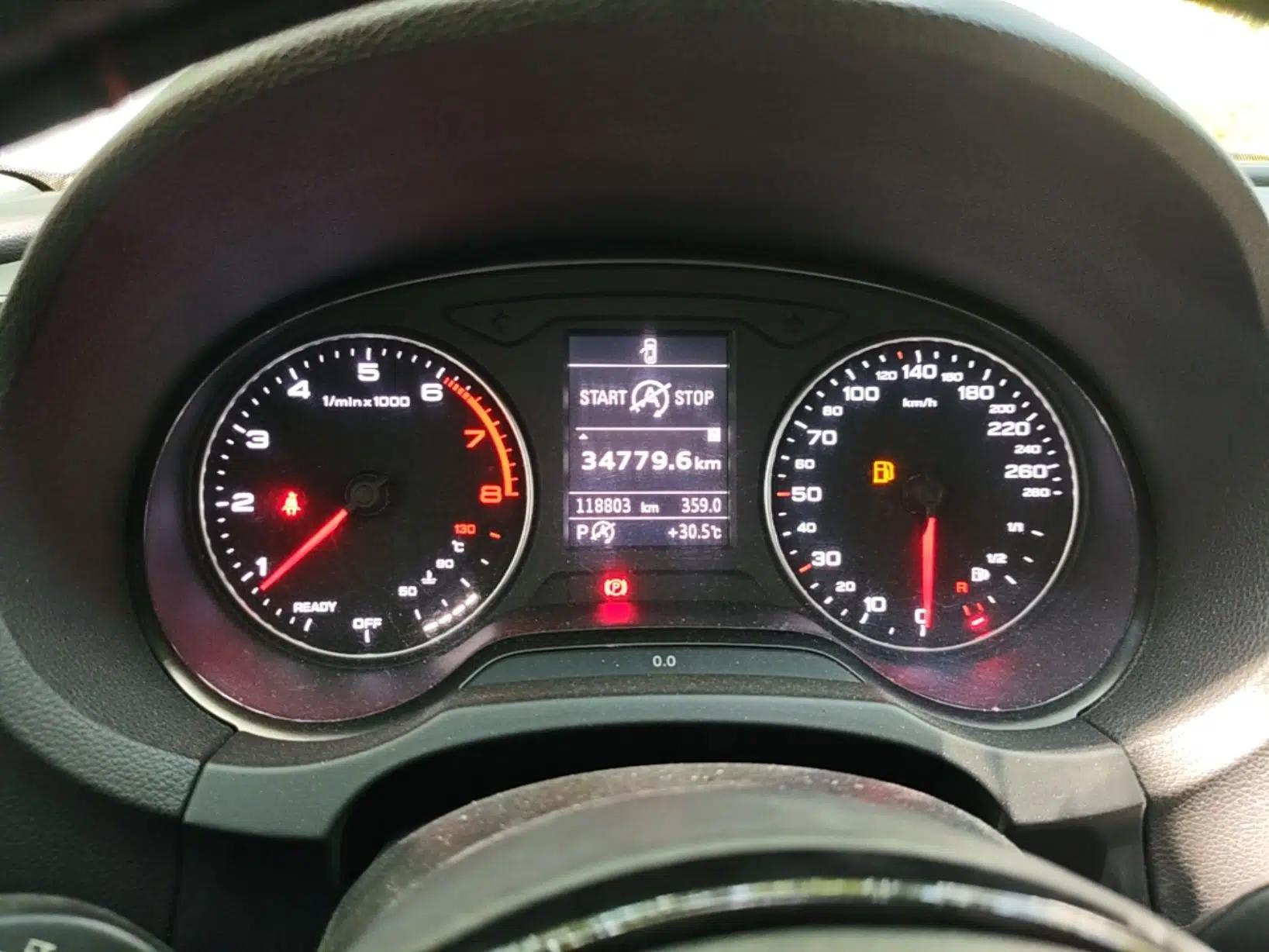 Audi A3 2015 Limousine 35 TFSI Millionth Anniversary Intelligent Leading Model — миниатюра 14