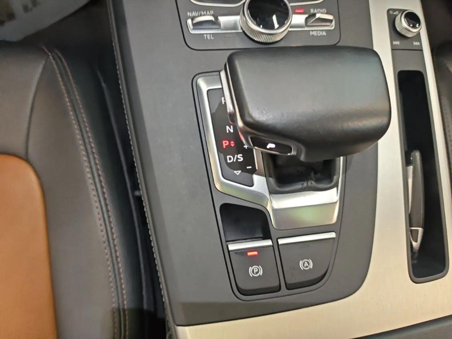 Audi Q5L 2020 40 TFSI Prestige Fashion Edition — миниатюра 16