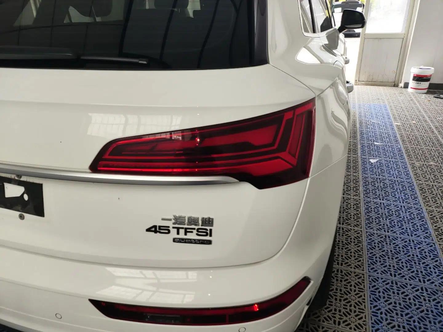 Audi Q5L 2022 40T Luxury Dynamic Model — миниатюра 9