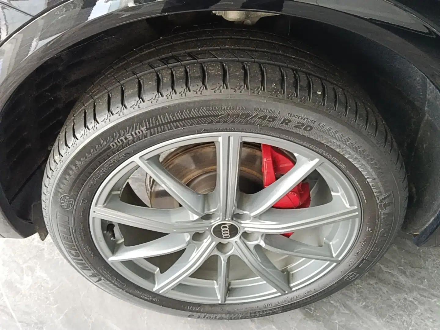 Audi Q5L 2025 40 TFSI Luxury Dynamic Edition — миниатюра 10