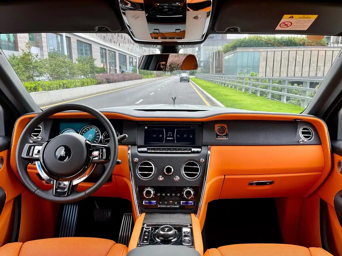 2018 Cullinan, four-seater version — миниатюра 11