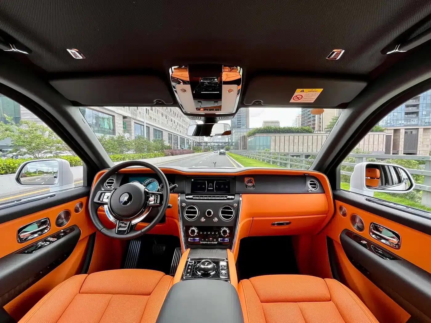 2018 Cullinan, four-seater version — миниатюра 12