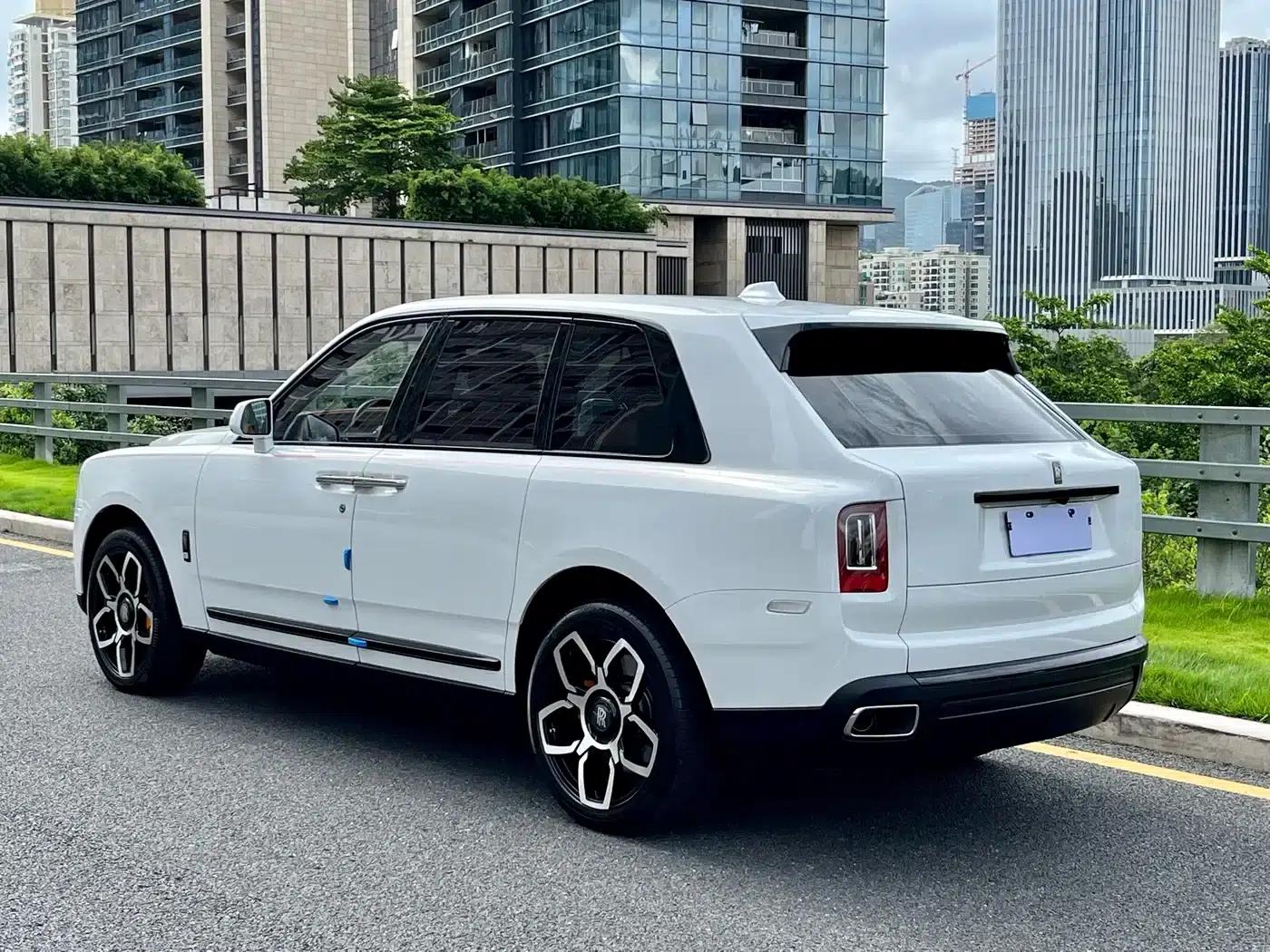 2018 Cullinan, four-seater version — миниатюра 4
