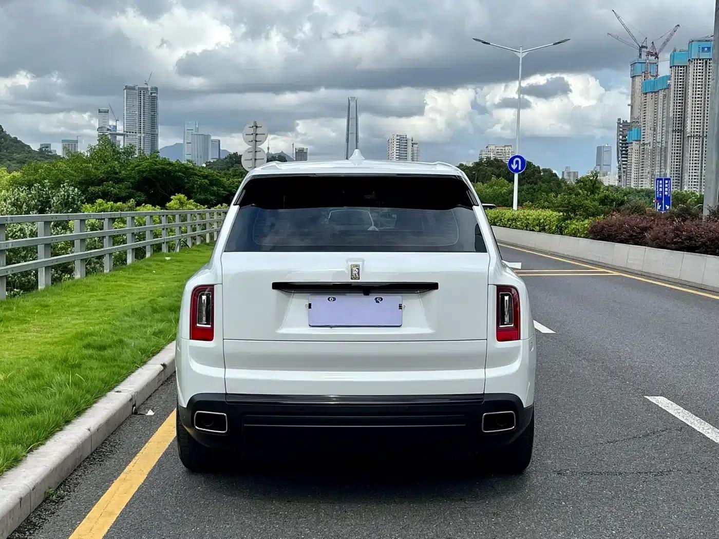 2018 Cullinan, four-seater version — миниатюра 5
