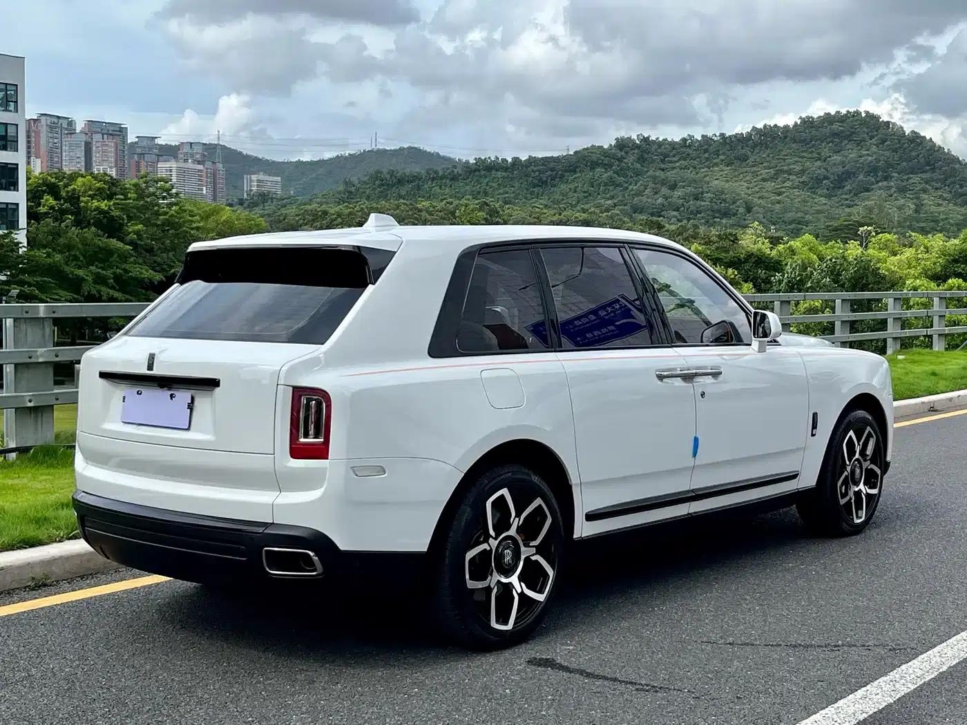 2018 Cullinan, four-seater version — миниатюра 6