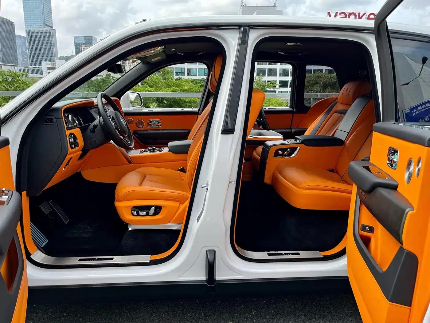 2018 Cullinan, four-seater version — миниатюра 7