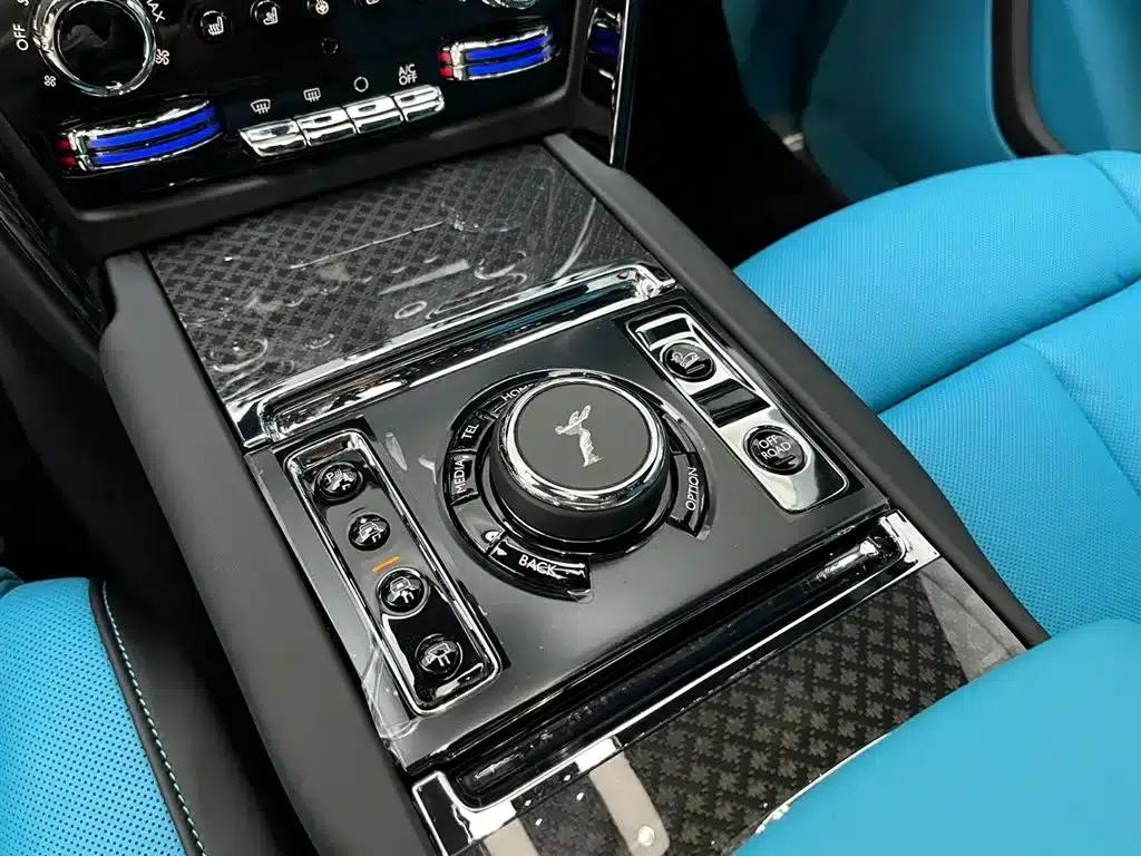 2024 Cullinan Black Badge — миниатюра 12