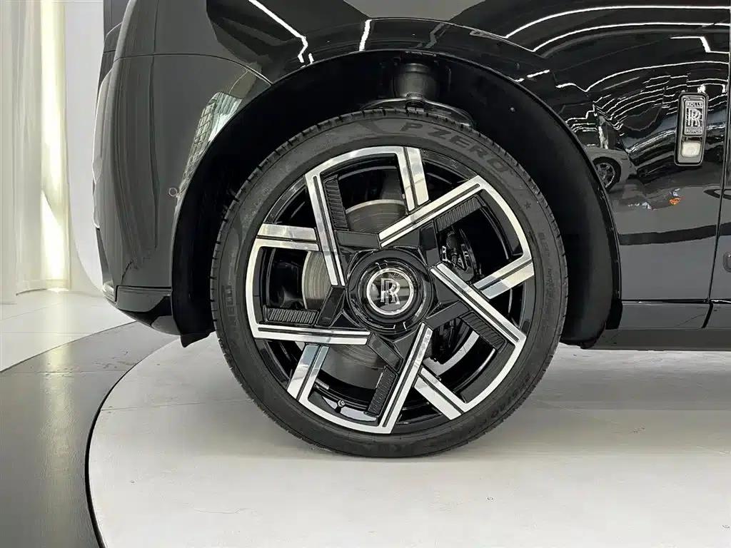2024 Cullinan Black Badge — миниатюра 24