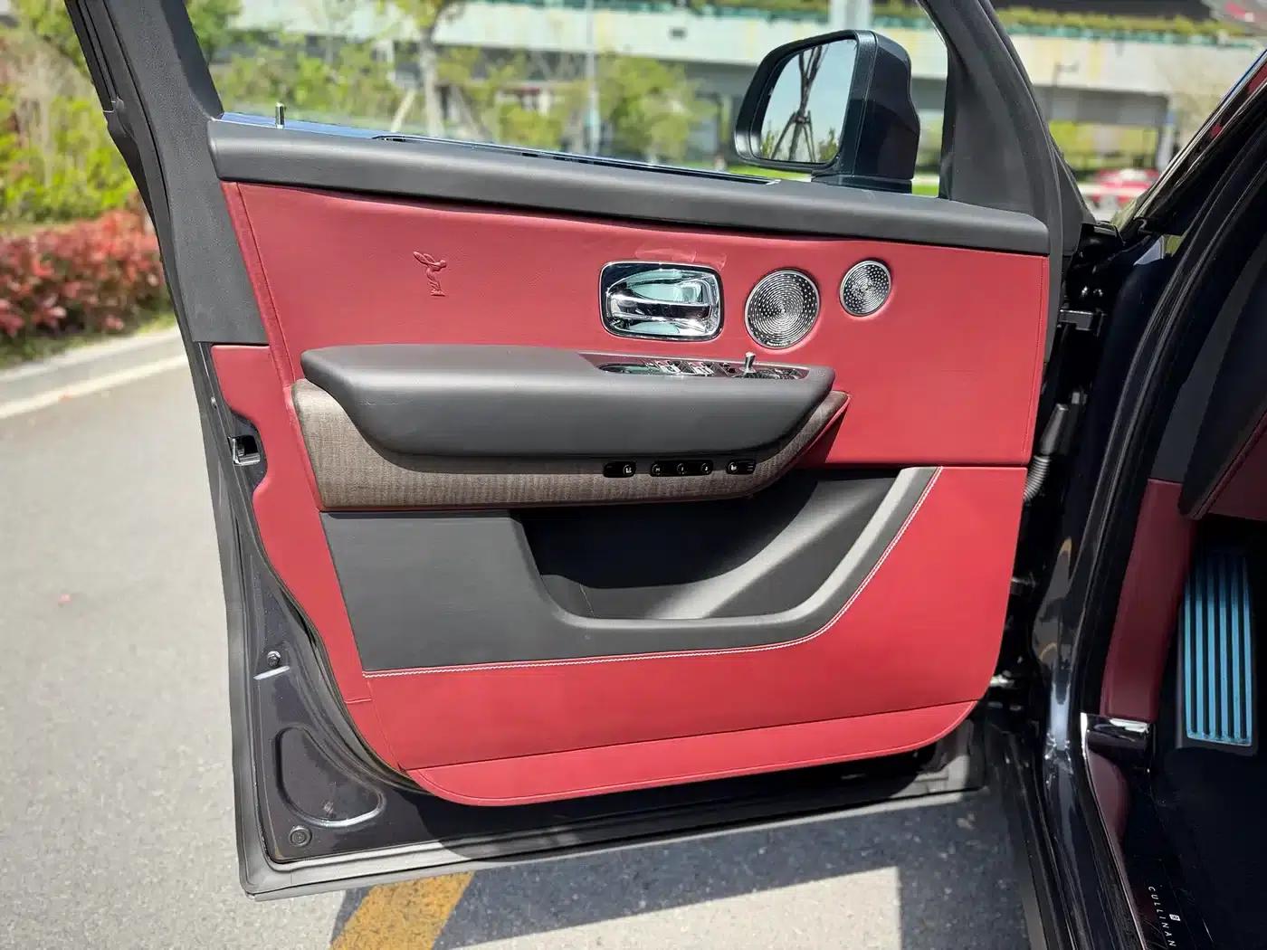 2018 Cullinan 5-seater — миниатюра 9