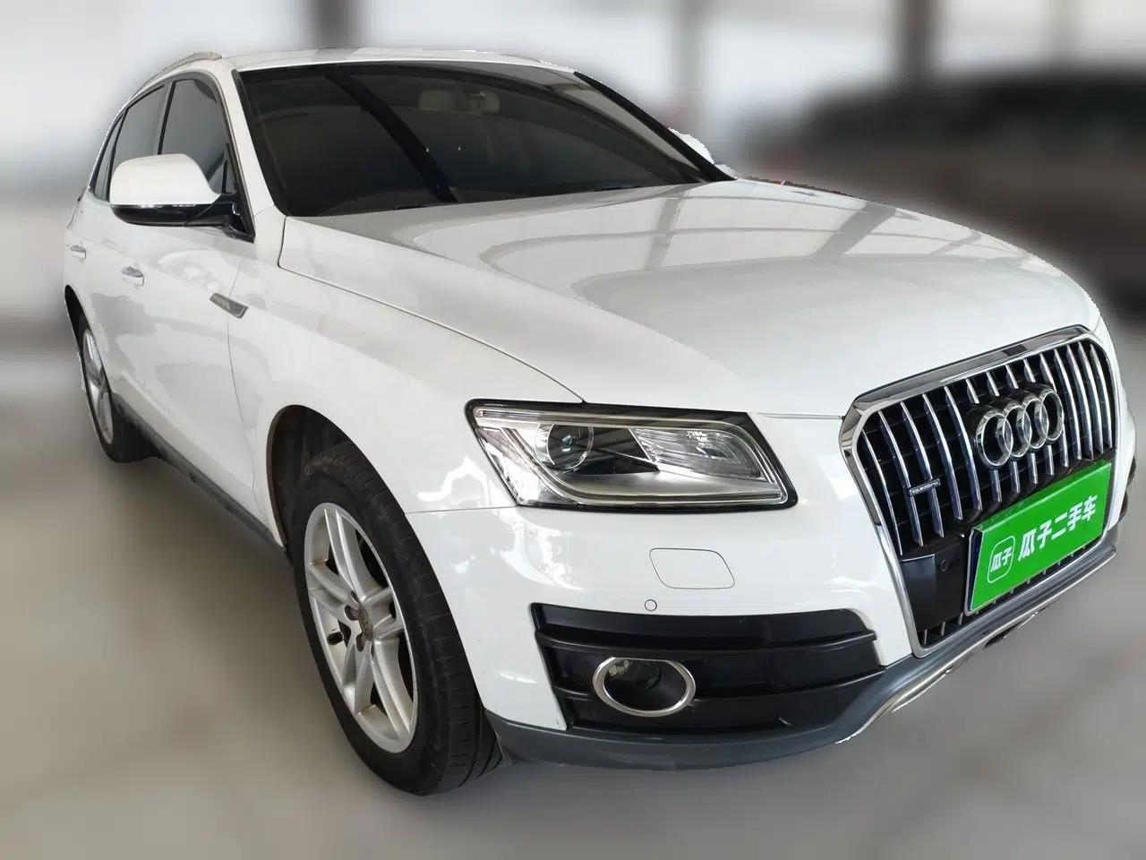 Audi Q5 2018 Collector's Edition 40 TFSI Technology Model — миниатюра 3