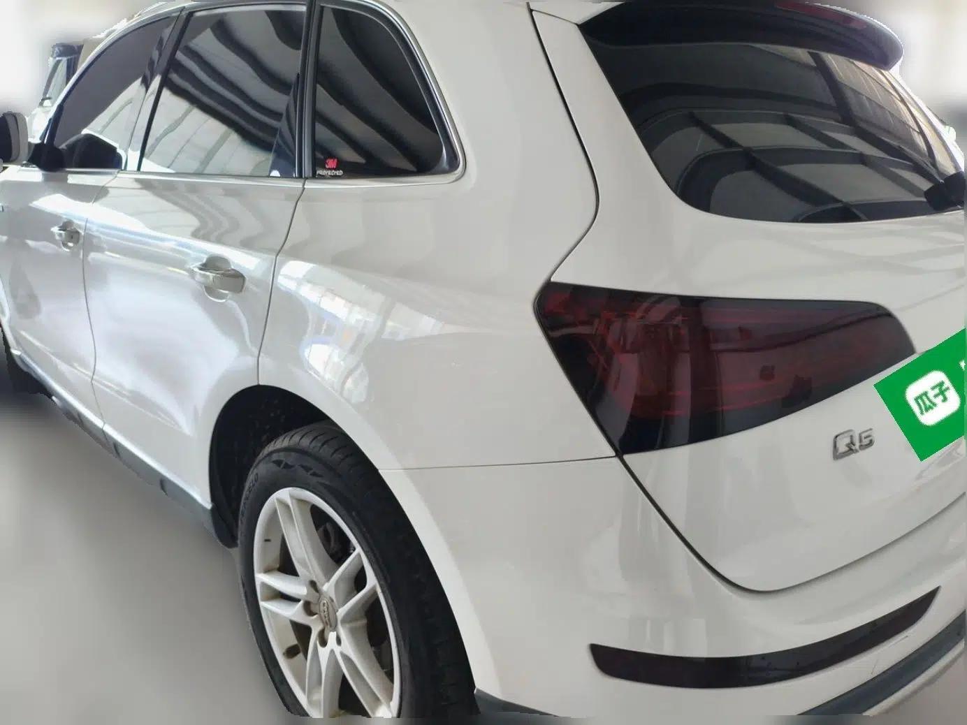 Audi Q5 2018 Collector's Edition 40 TFSI Technology Model — миниатюра 4