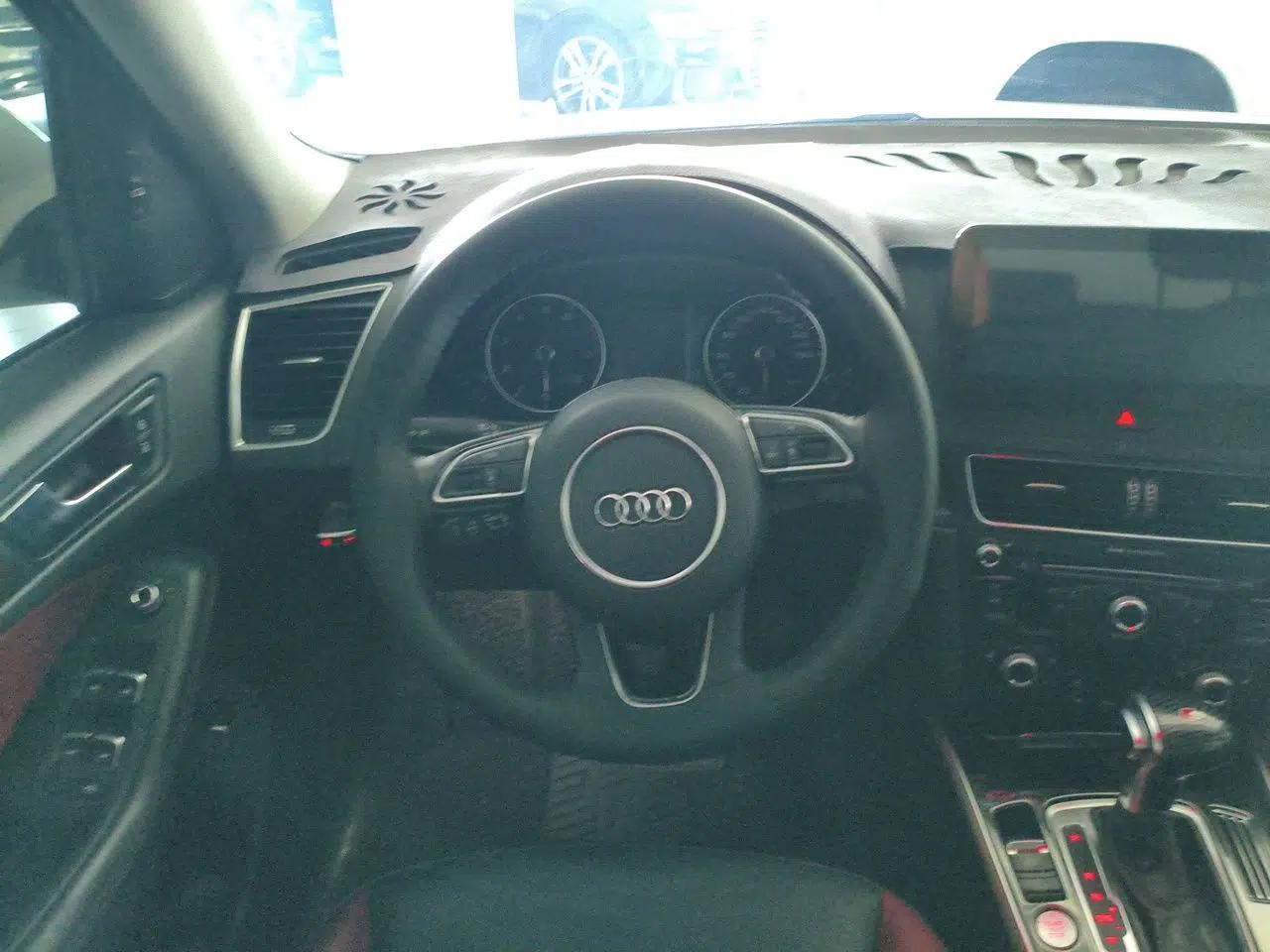Audi Q5 2018 Collector's Edition 40 TFSI Technology Model — миниатюра 10