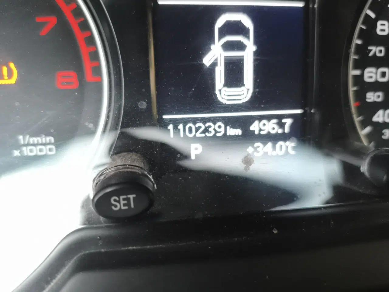Audi Q5 2017 Plus 40 TFSI Ambition Model — миниатюра 12