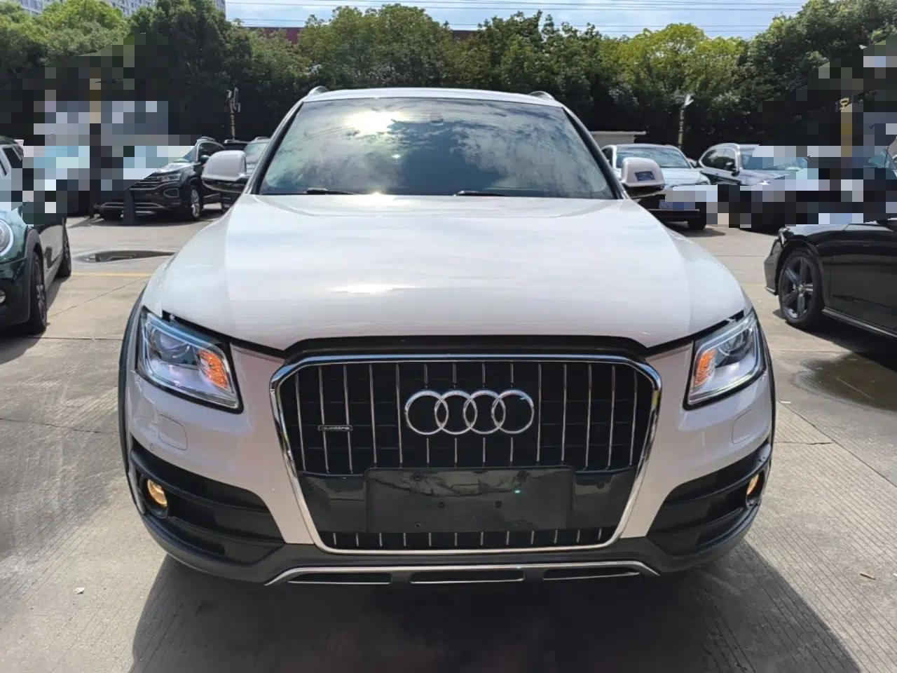 Audi Q5 2018 Collector's Edition 40 TFSI Technology Model — миниатюра 2